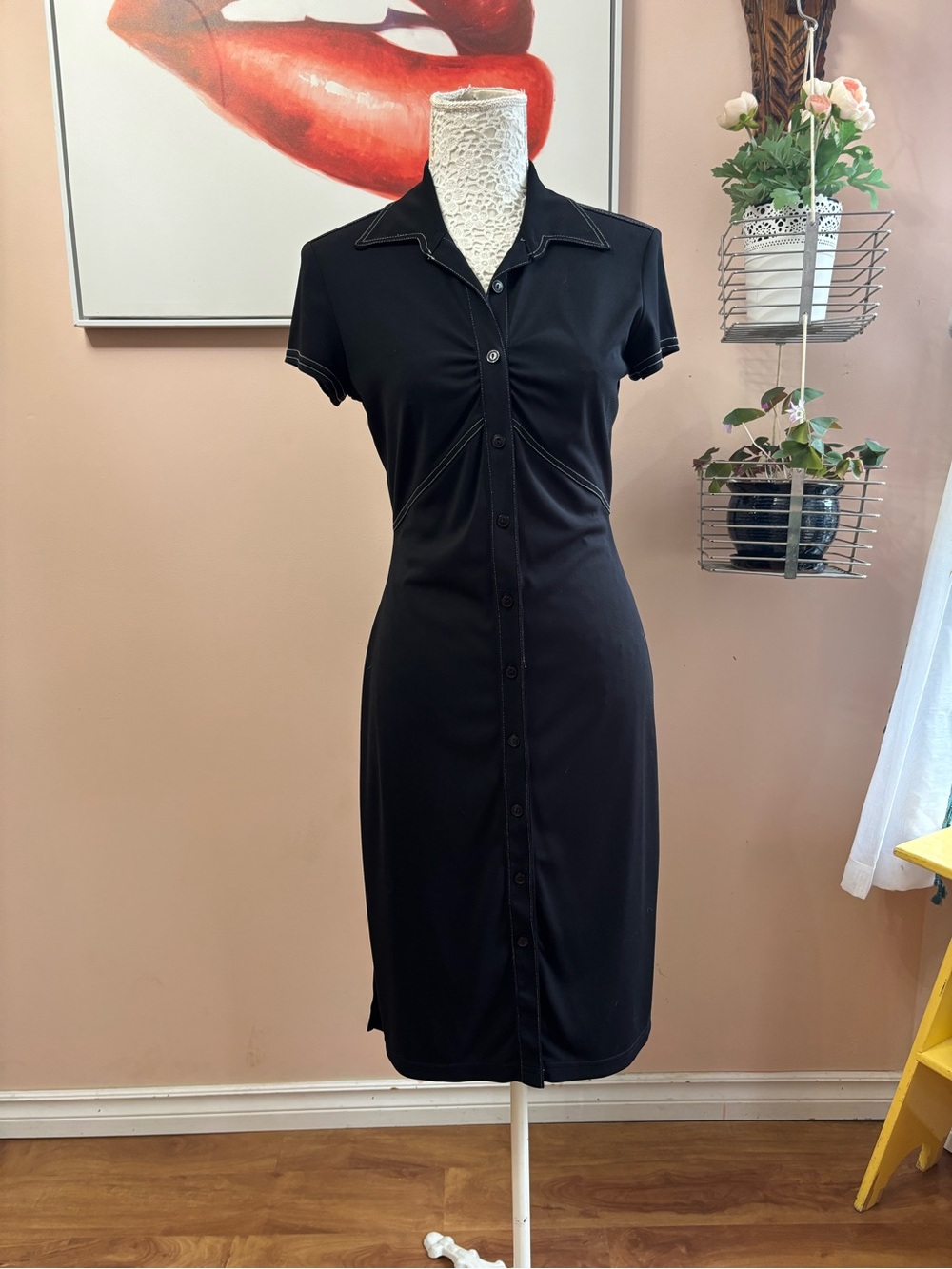 Vintage Classic Black Button-Front Collared Dress with Contrast stitching